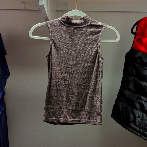 Tank top - Picture 4 of 9